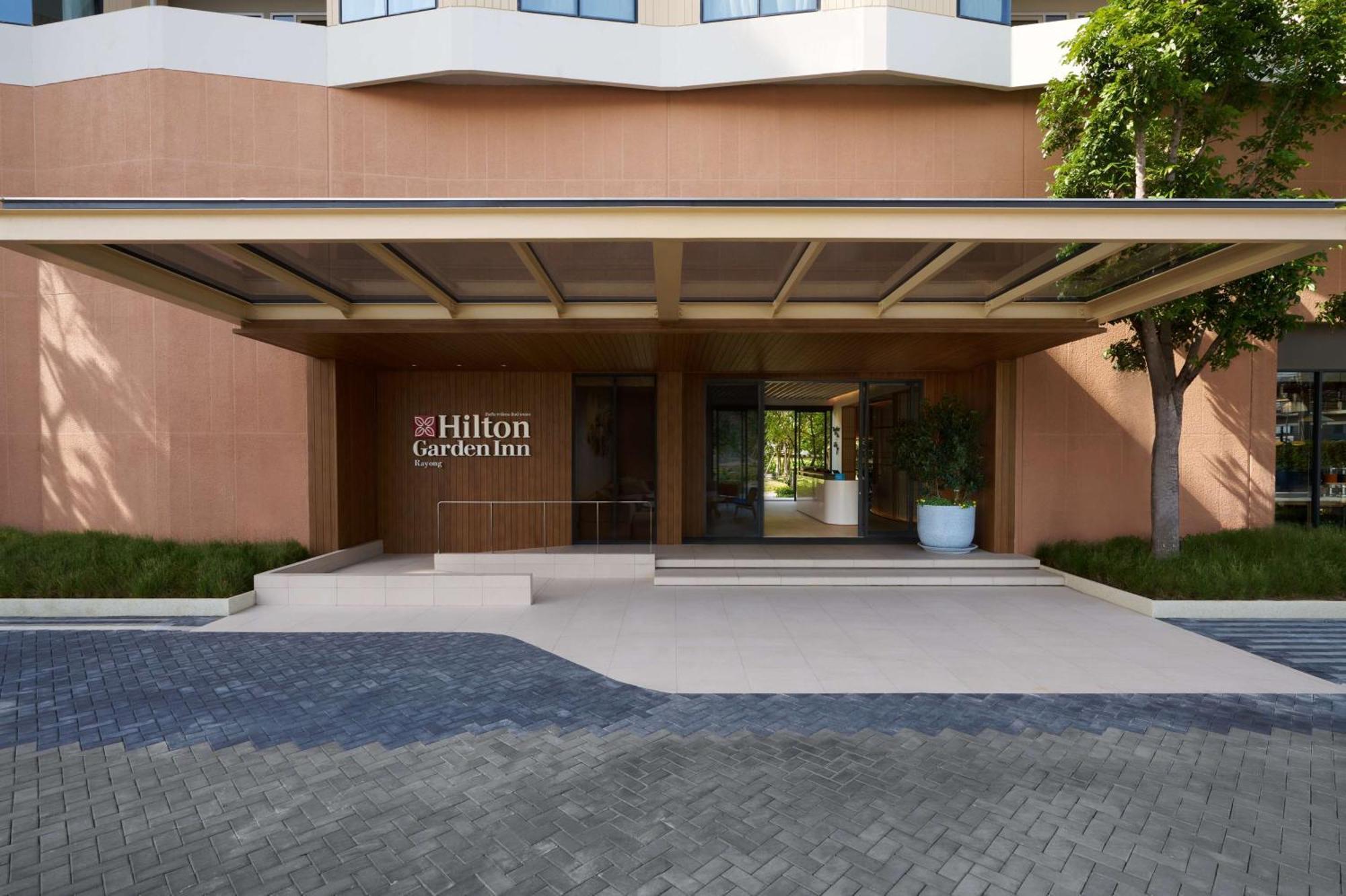 Hilton Garden Inn Районг Экстерьер фото