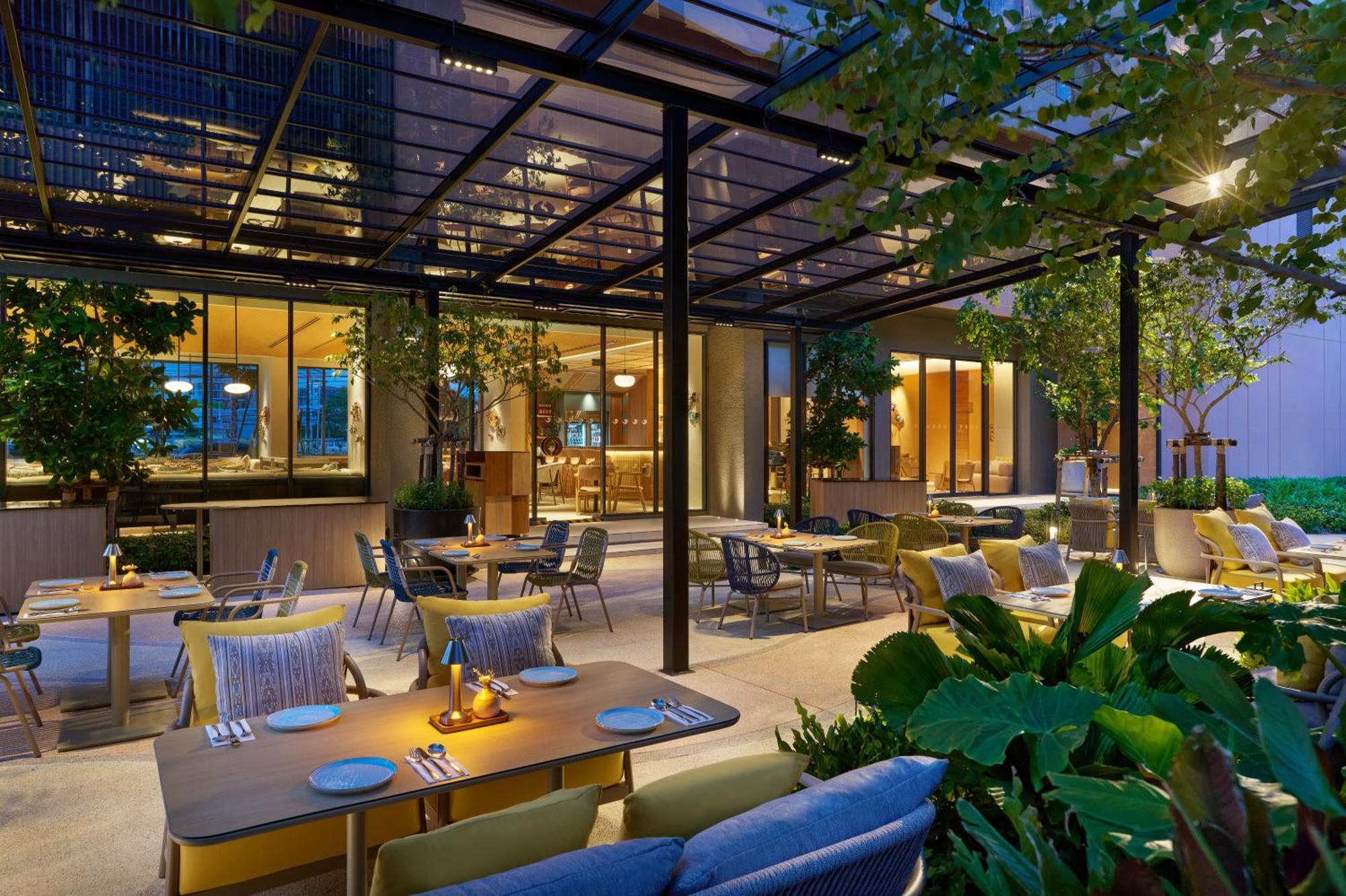 Hilton Garden Inn Районг Экстерьер фото