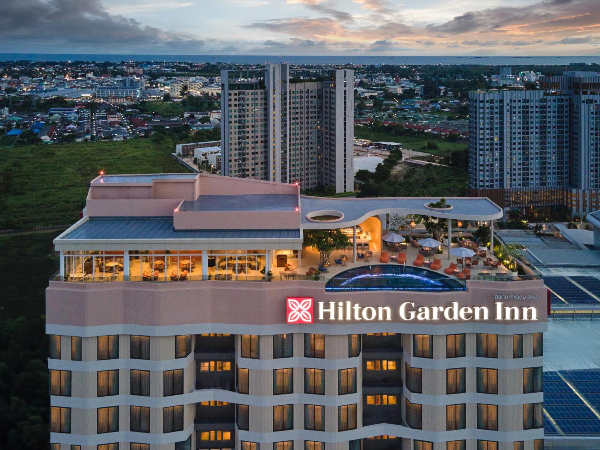 Hilton Garden Inn Районг Экстерьер фото